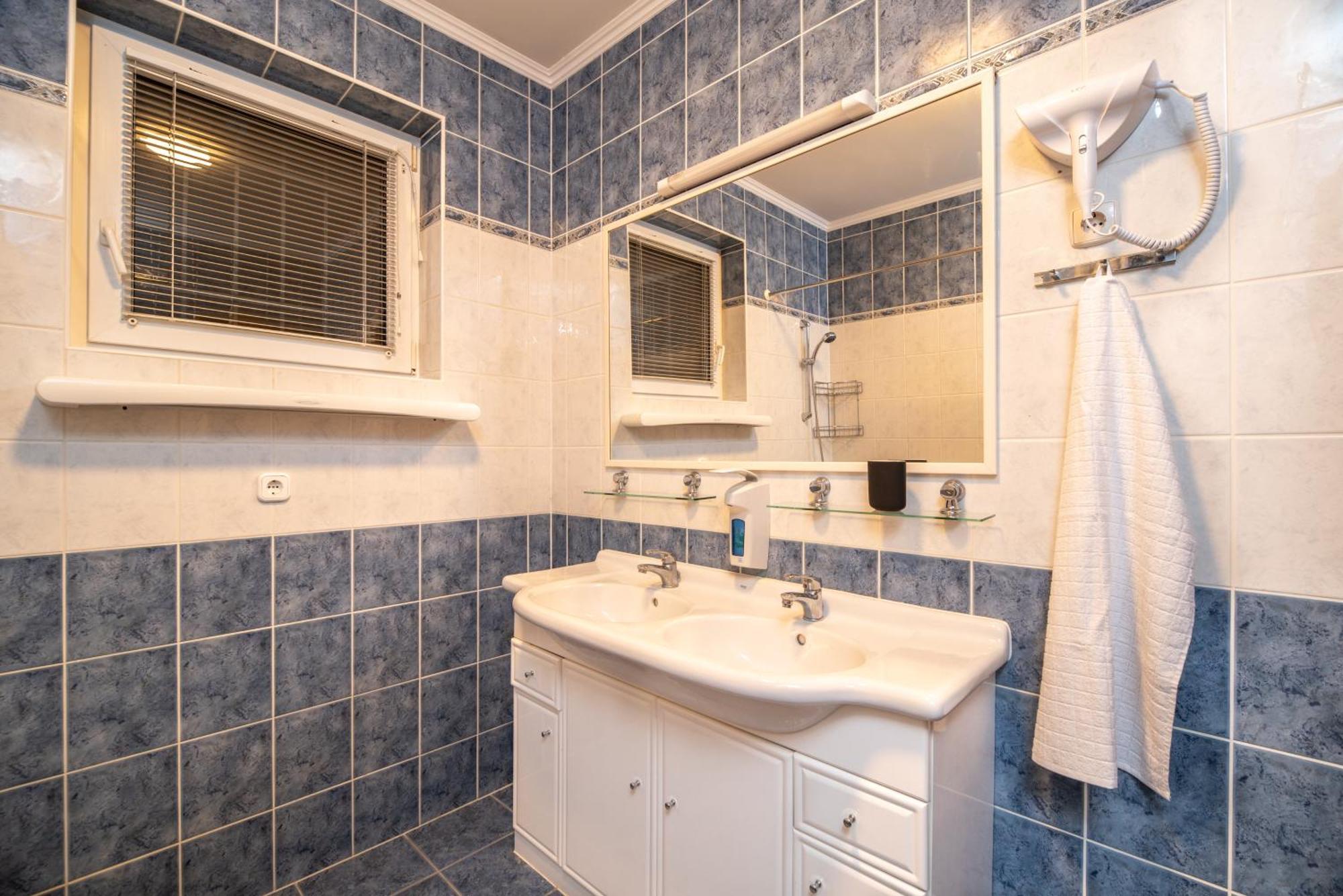 Grand Apartmanhaz Денешдиаш Экстерьер фото